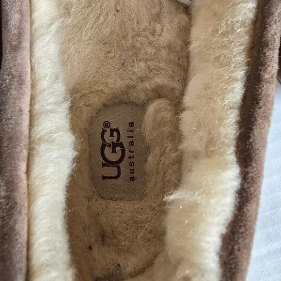 Uggs Dakota Moccasin leather slippers . Size 9 - Picture 10 of 10
